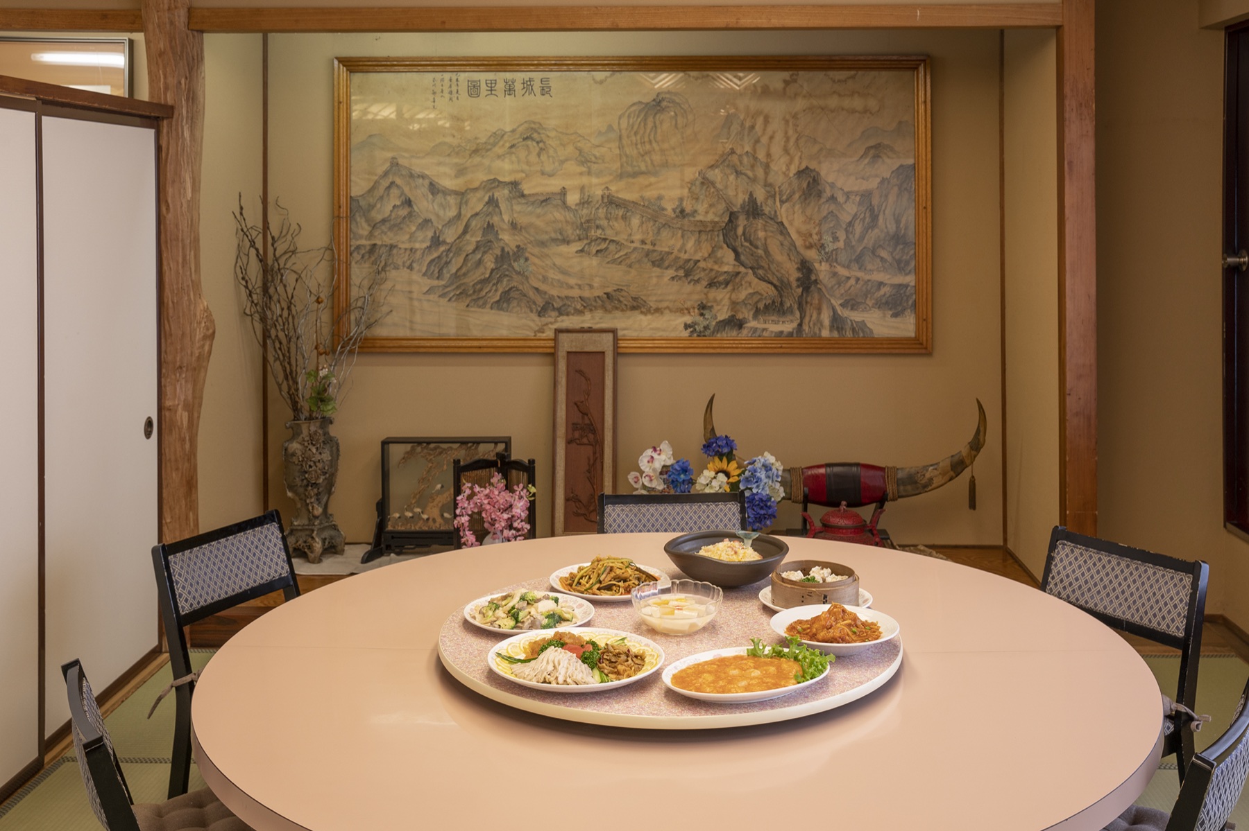 中国料理 黄鶴楼の本格中華料理と店内写真 8